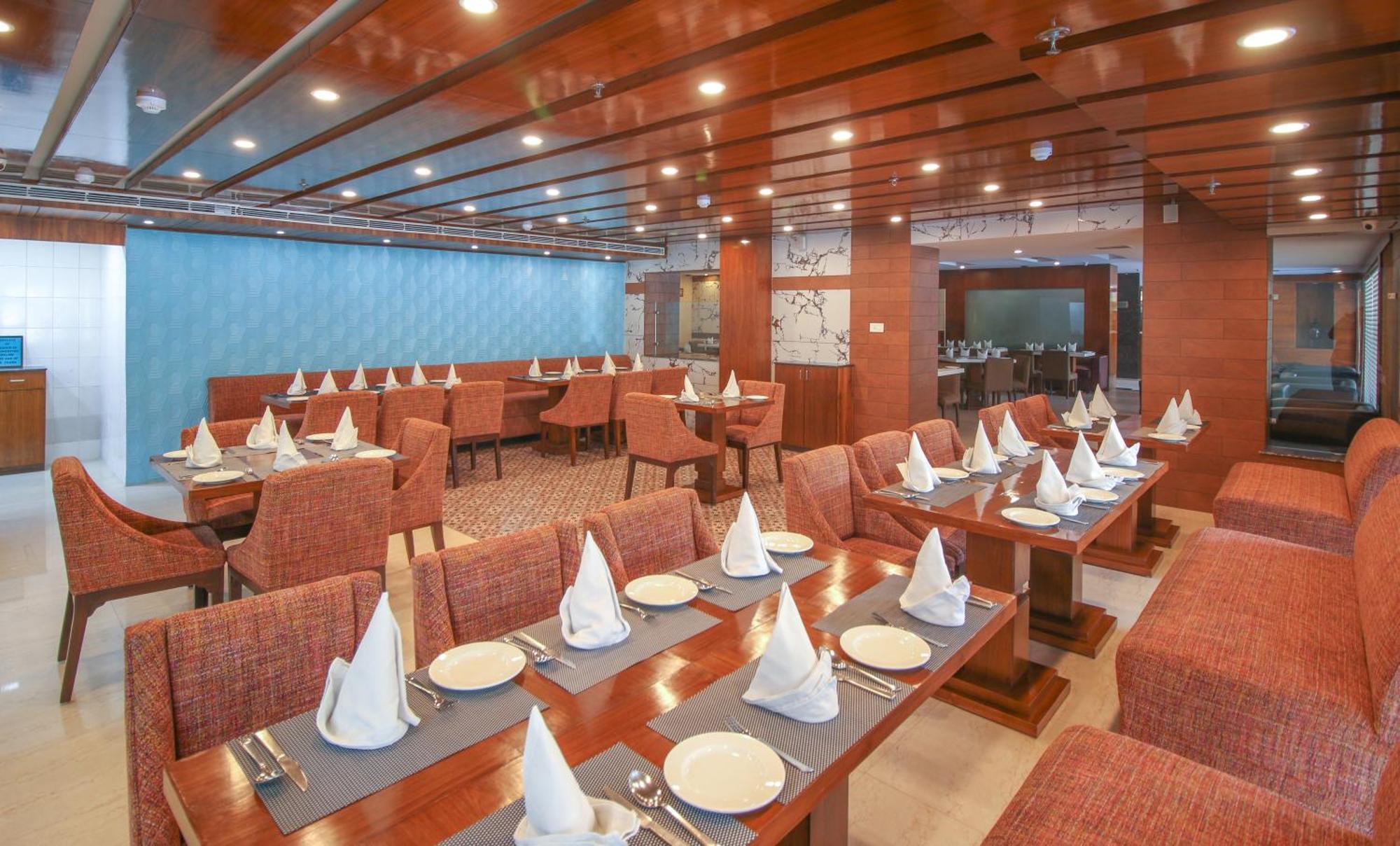 Hotel Cama Mohali Esterno foto