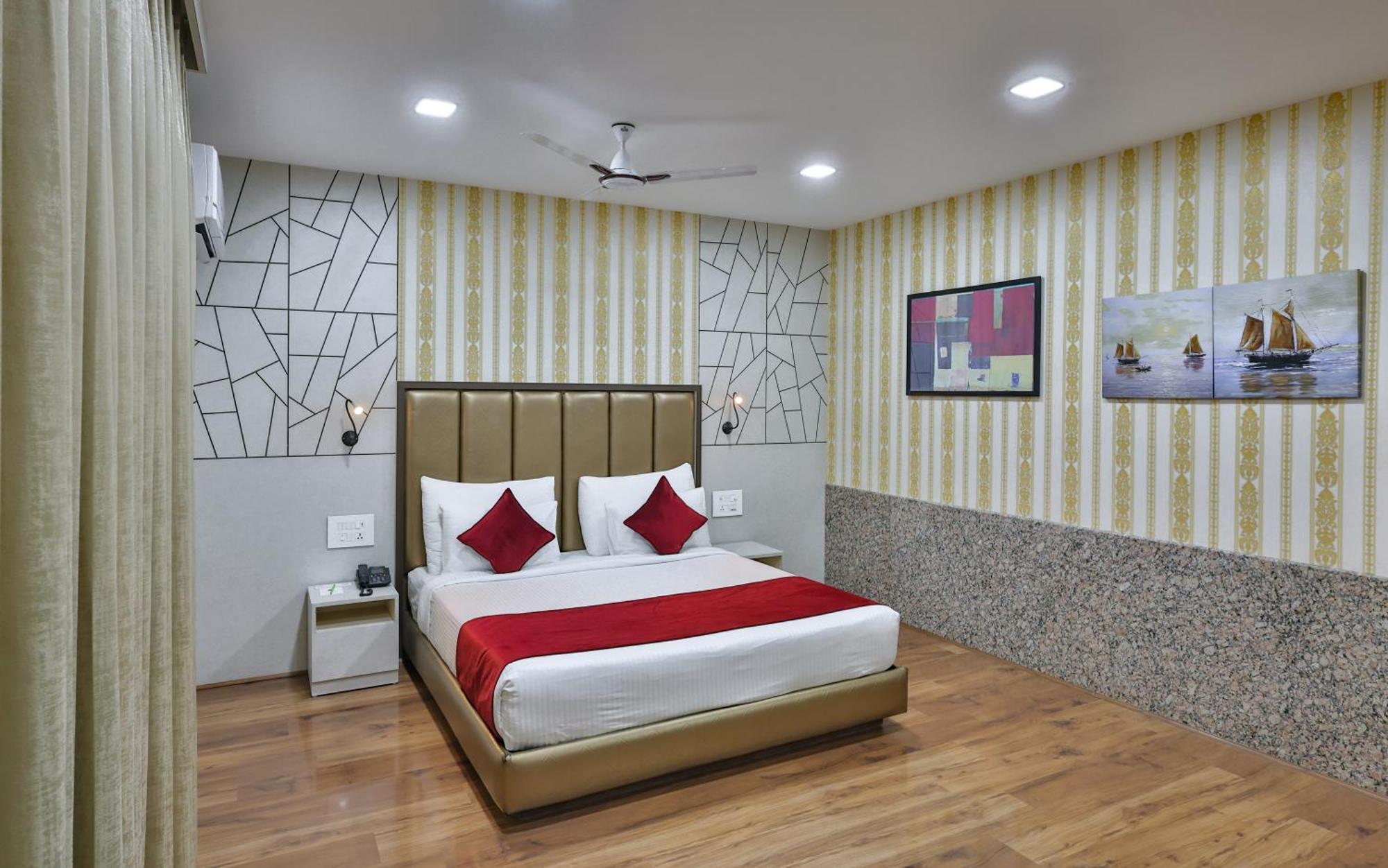Hotel Cama Mohali Esterno foto