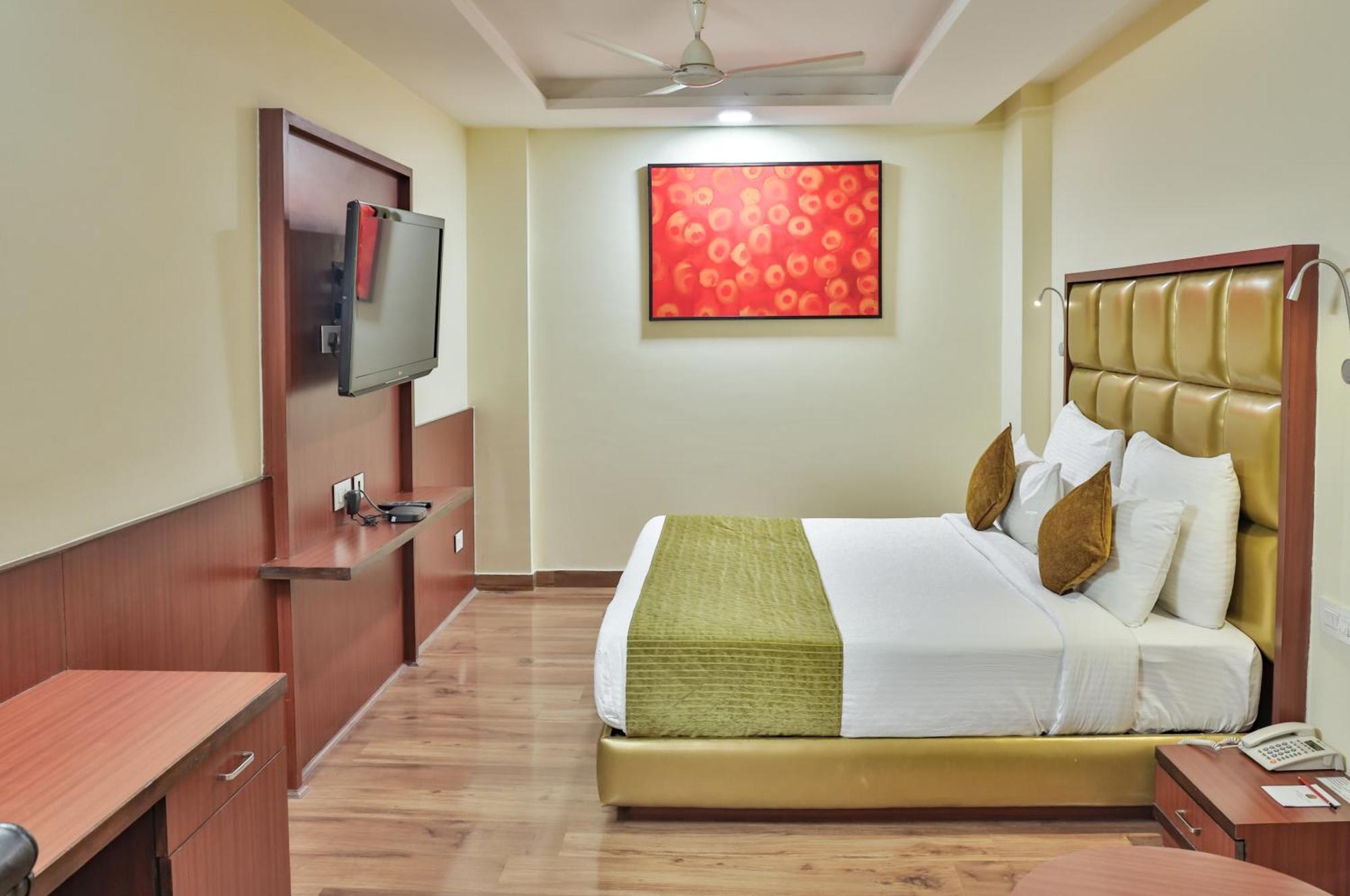 Hotel Cama Mohali Esterno foto