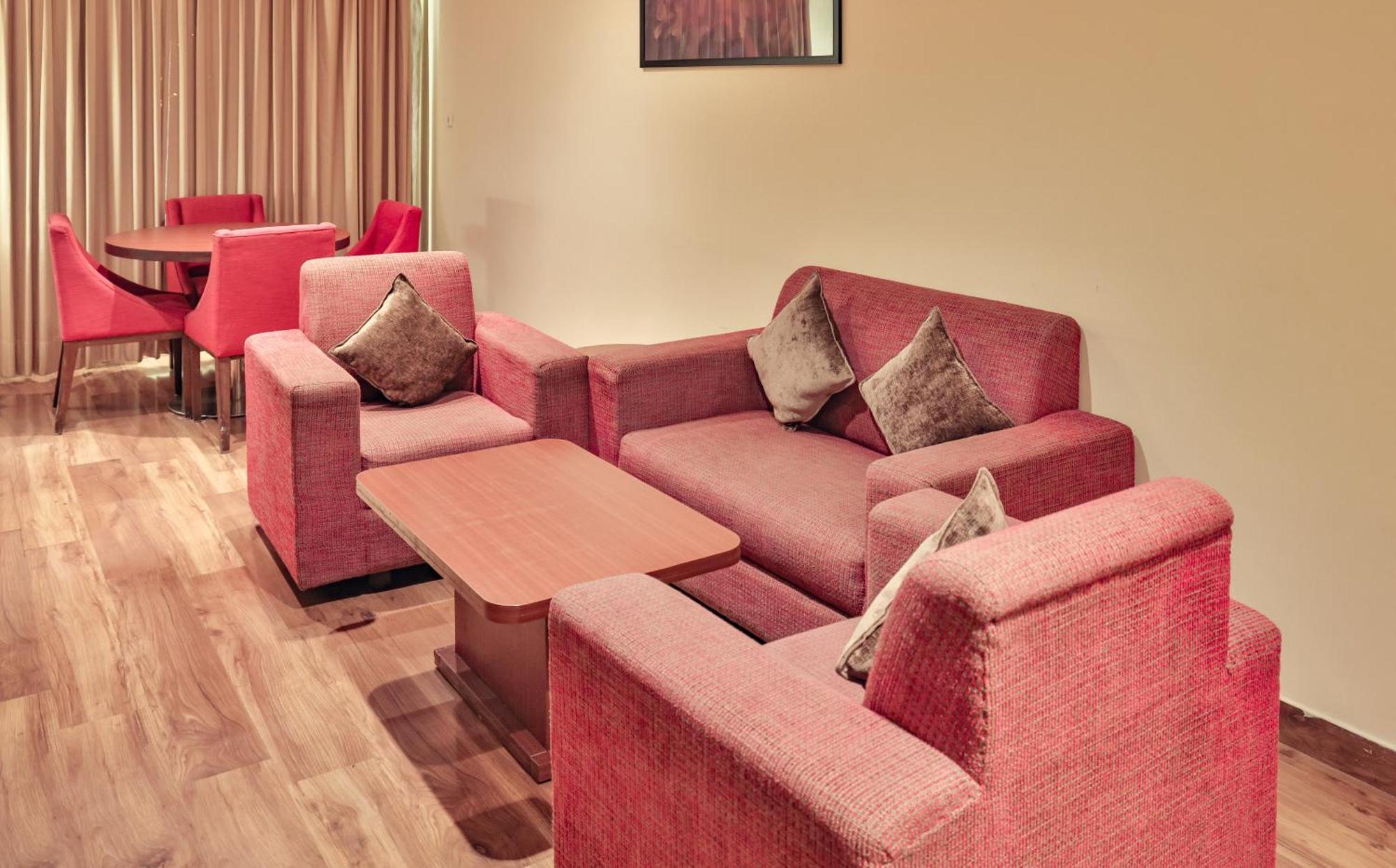 Hotel Cama Mohali Esterno foto