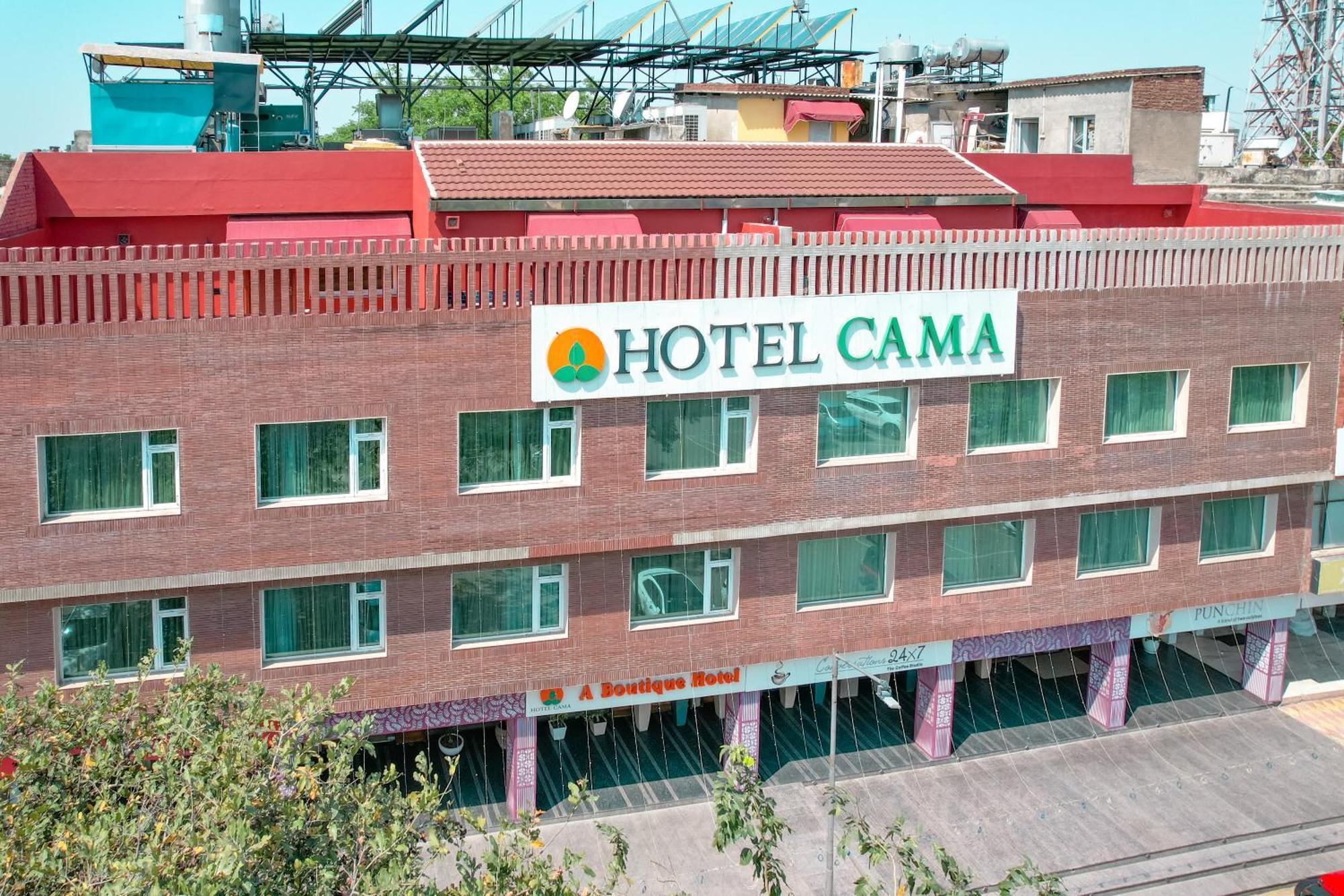Hotel Cama Mohali Esterno foto