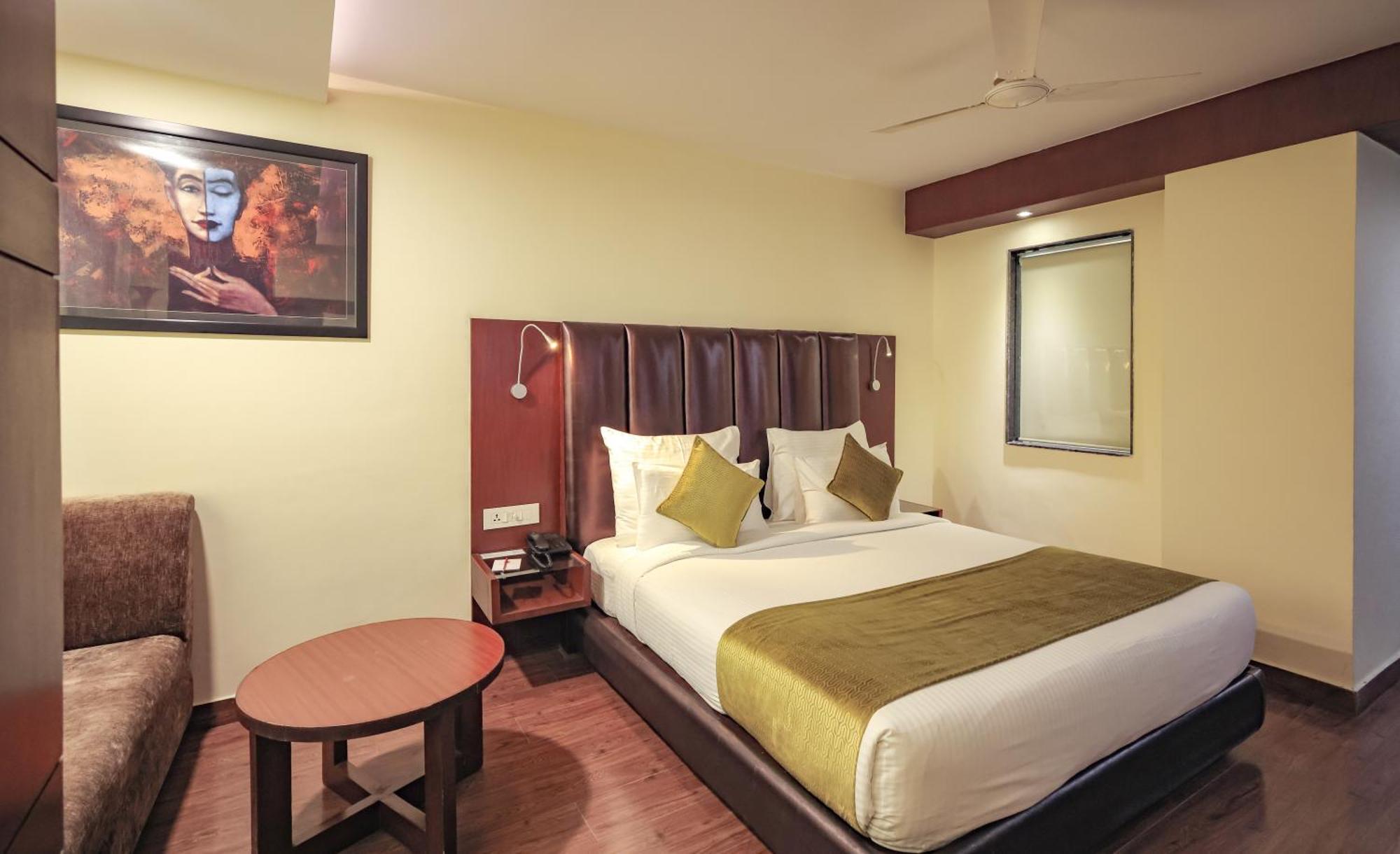 Hotel Cama Mohali Esterno foto