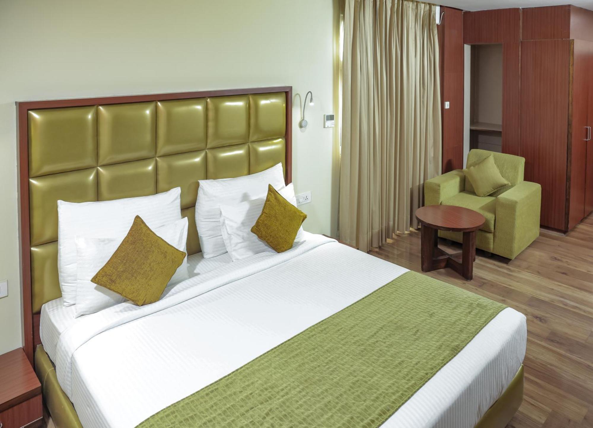 Hotel Cama Mohali Esterno foto