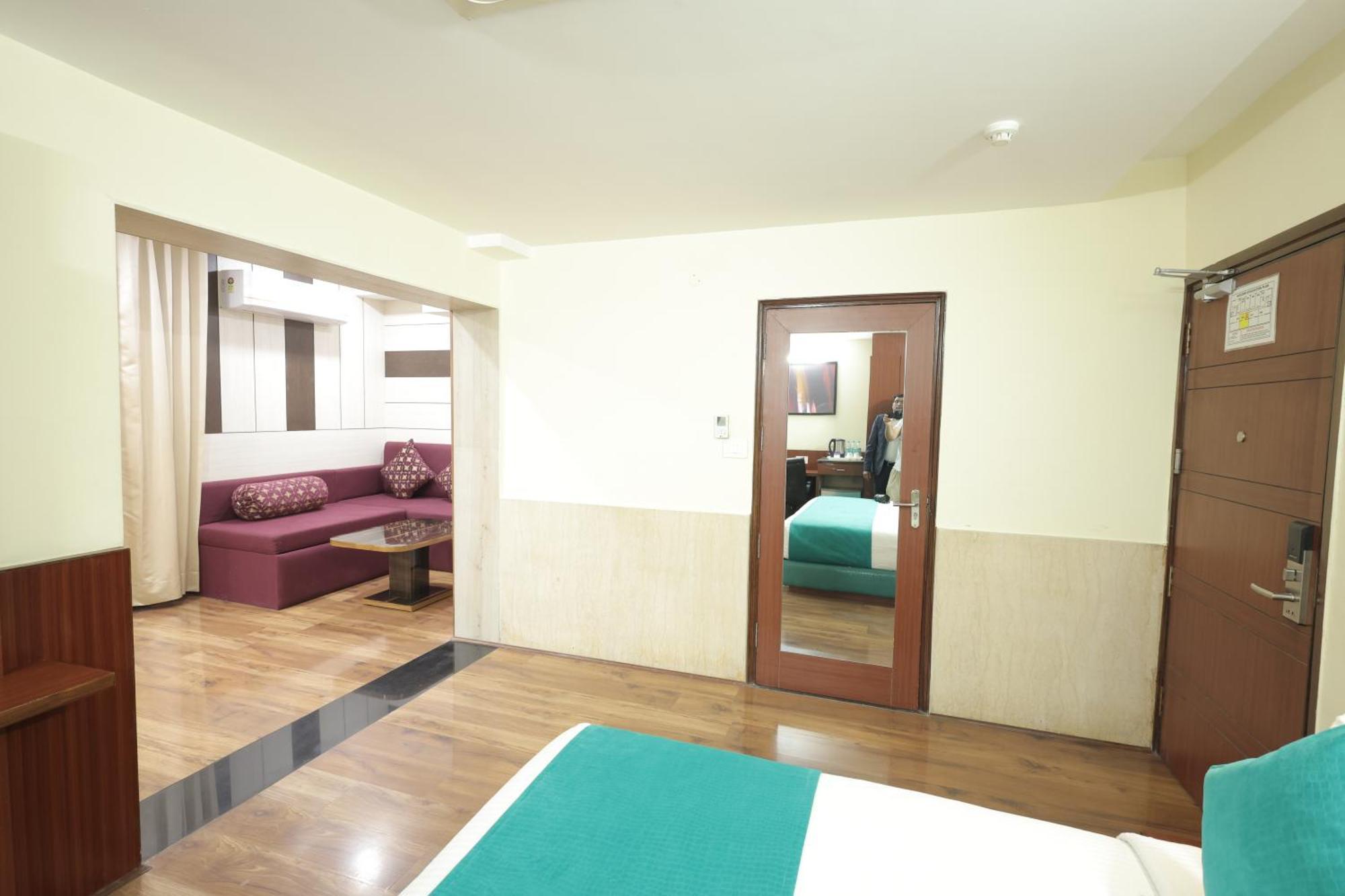 Hotel Cama Mohali Esterno foto