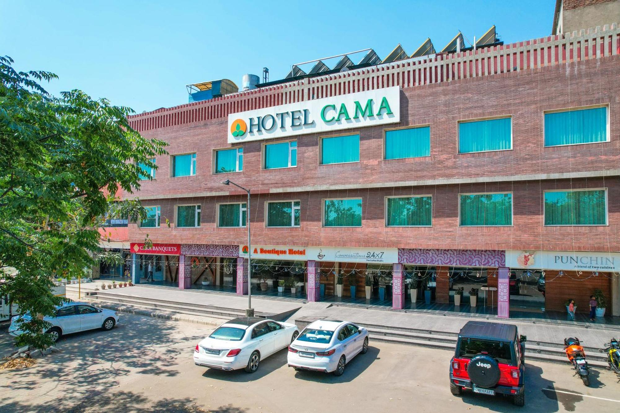 Hotel Cama Mohali Esterno foto