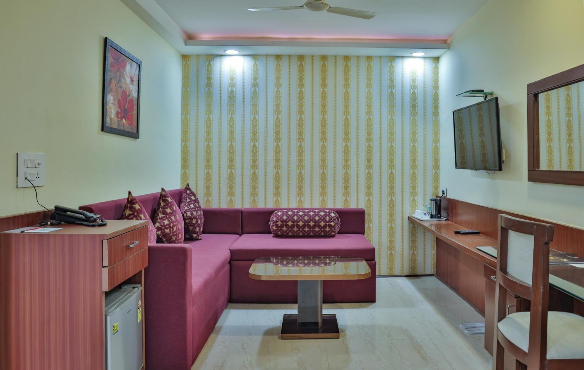 Hotel Cama Mohali Esterno foto