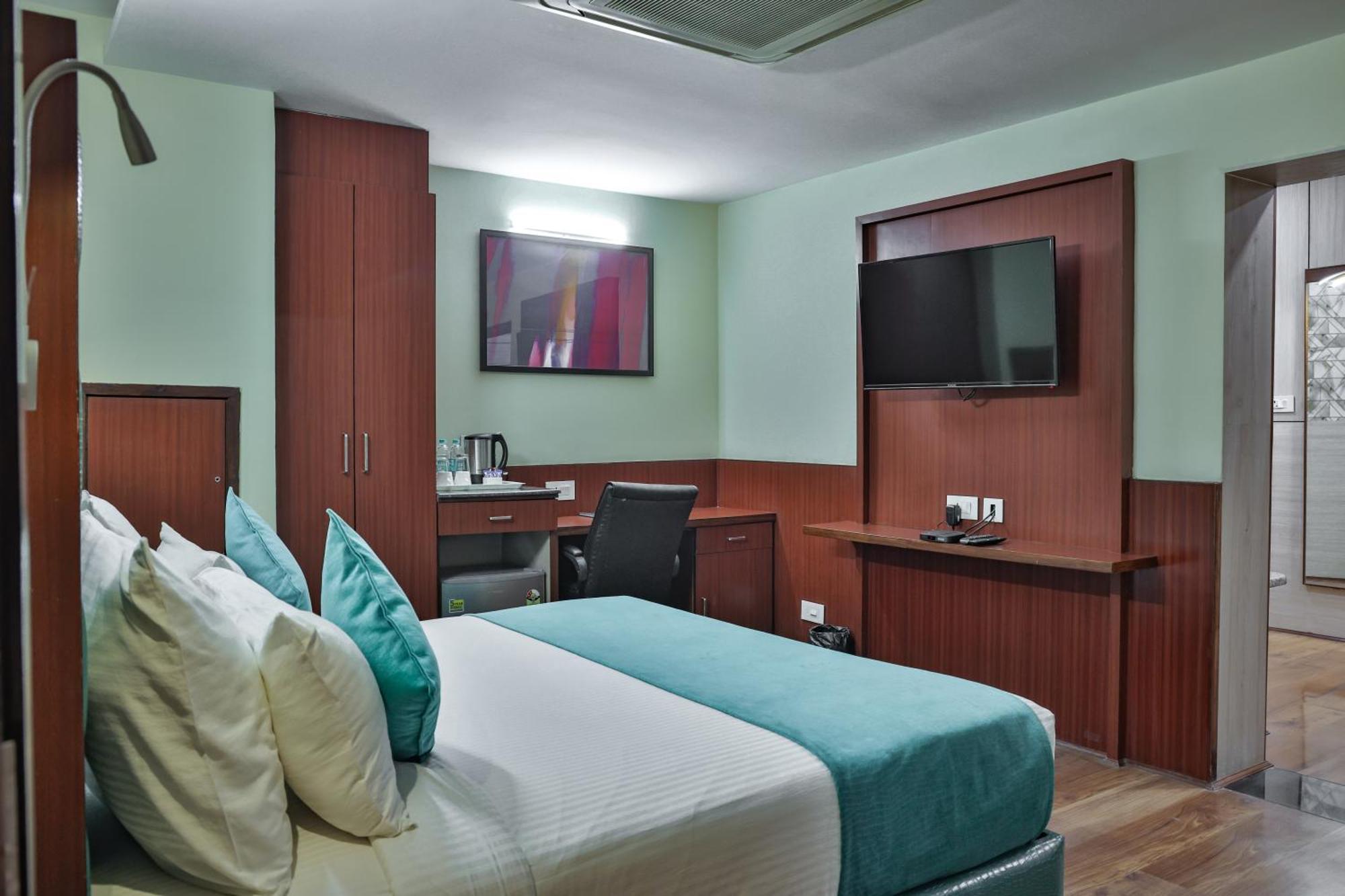 Hotel Cama Mohali Esterno foto