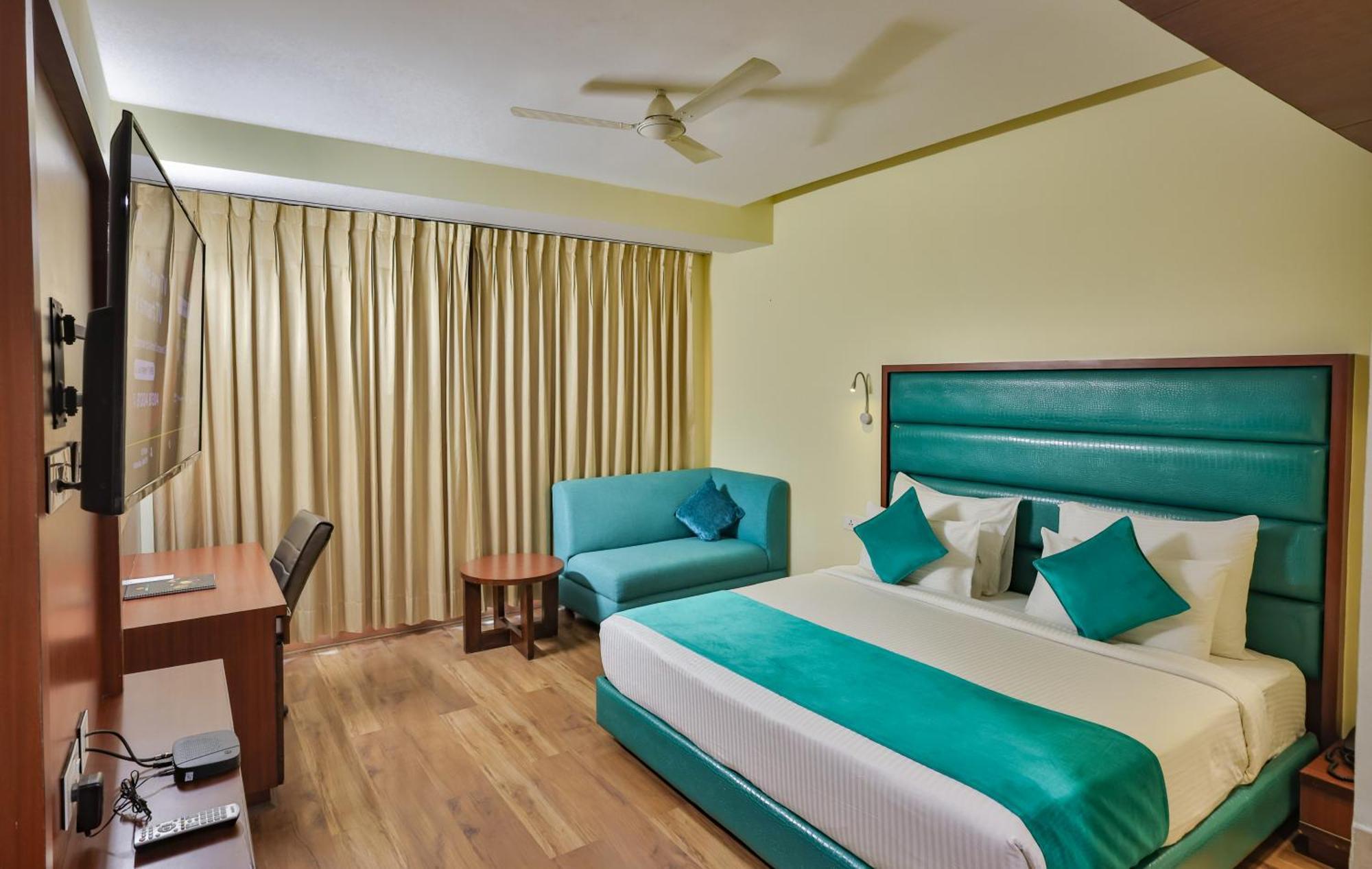 Hotel Cama Mohali Esterno foto