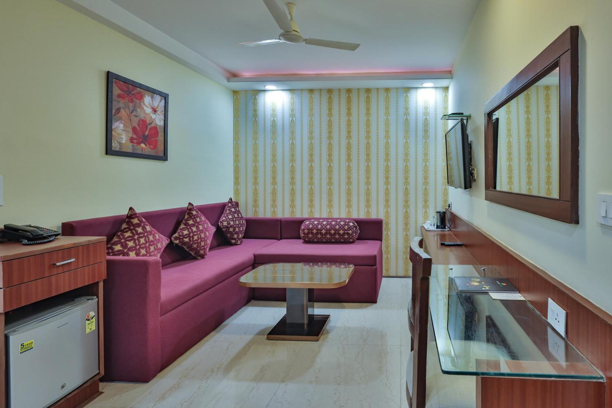 Hotel Cama Mohali Esterno foto