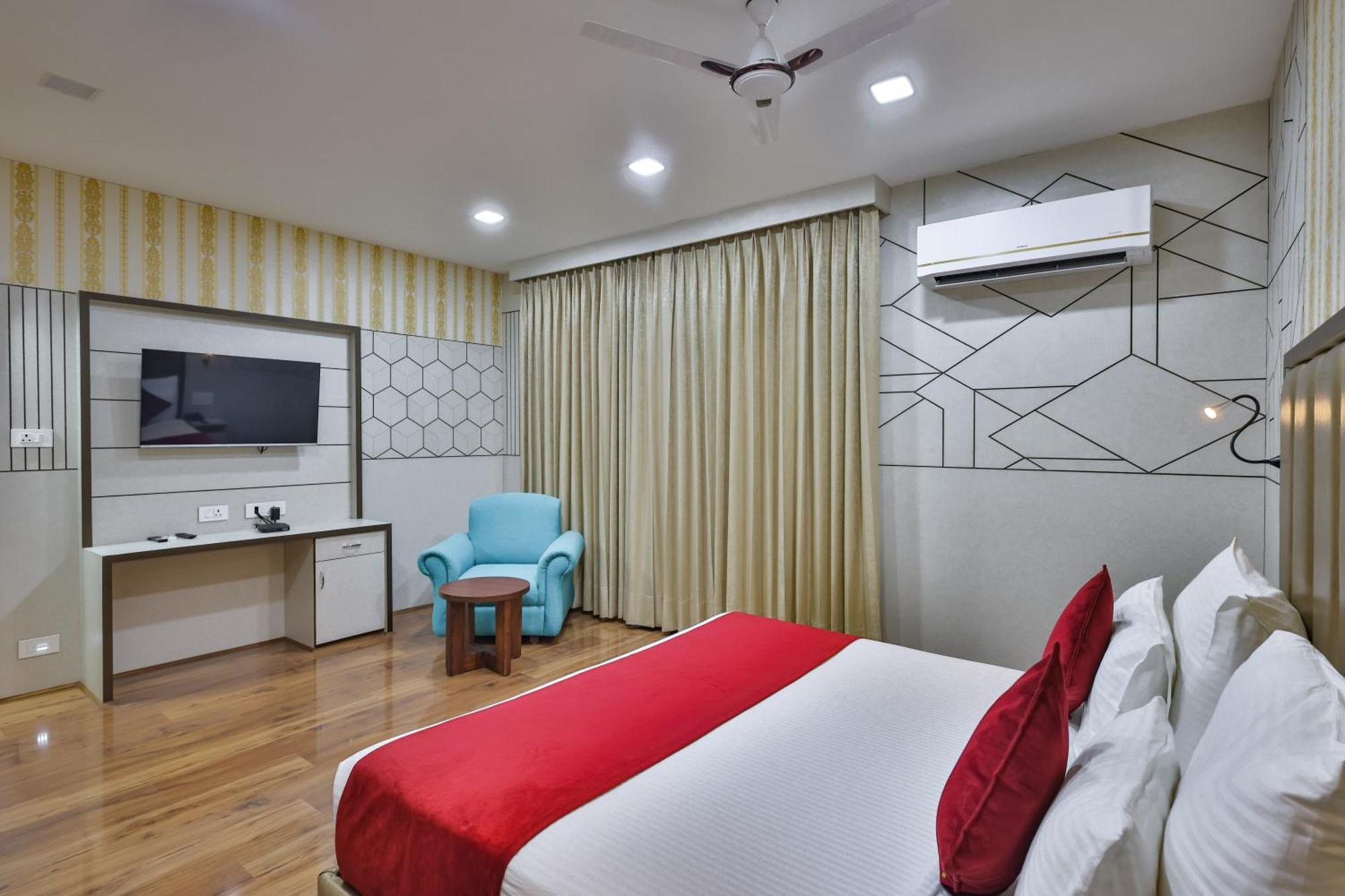 Hotel Cama Mohali Esterno foto