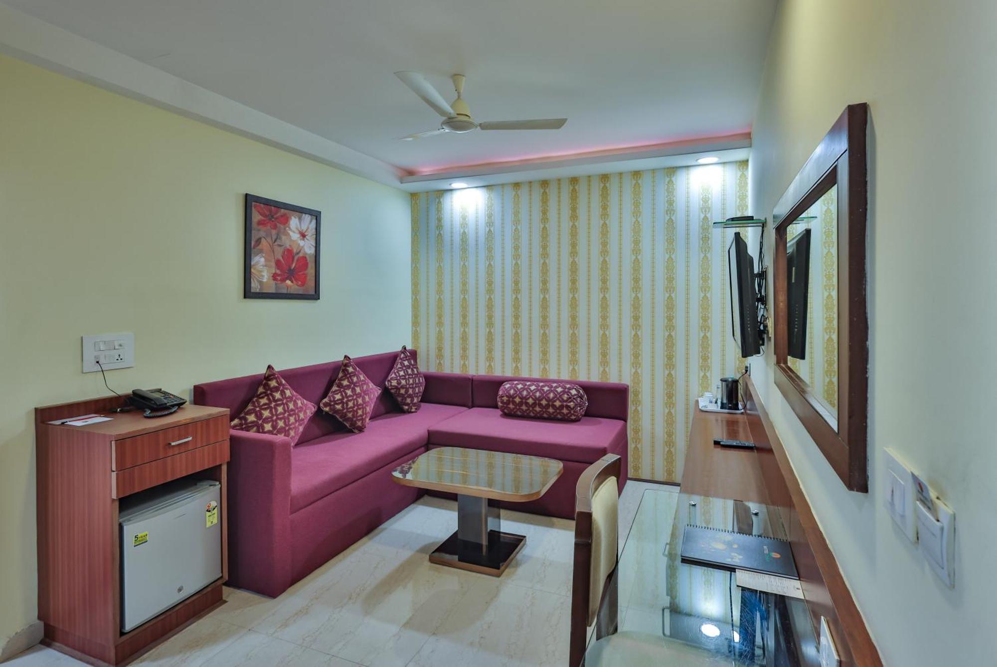 Hotel Cama Mohali Esterno foto
