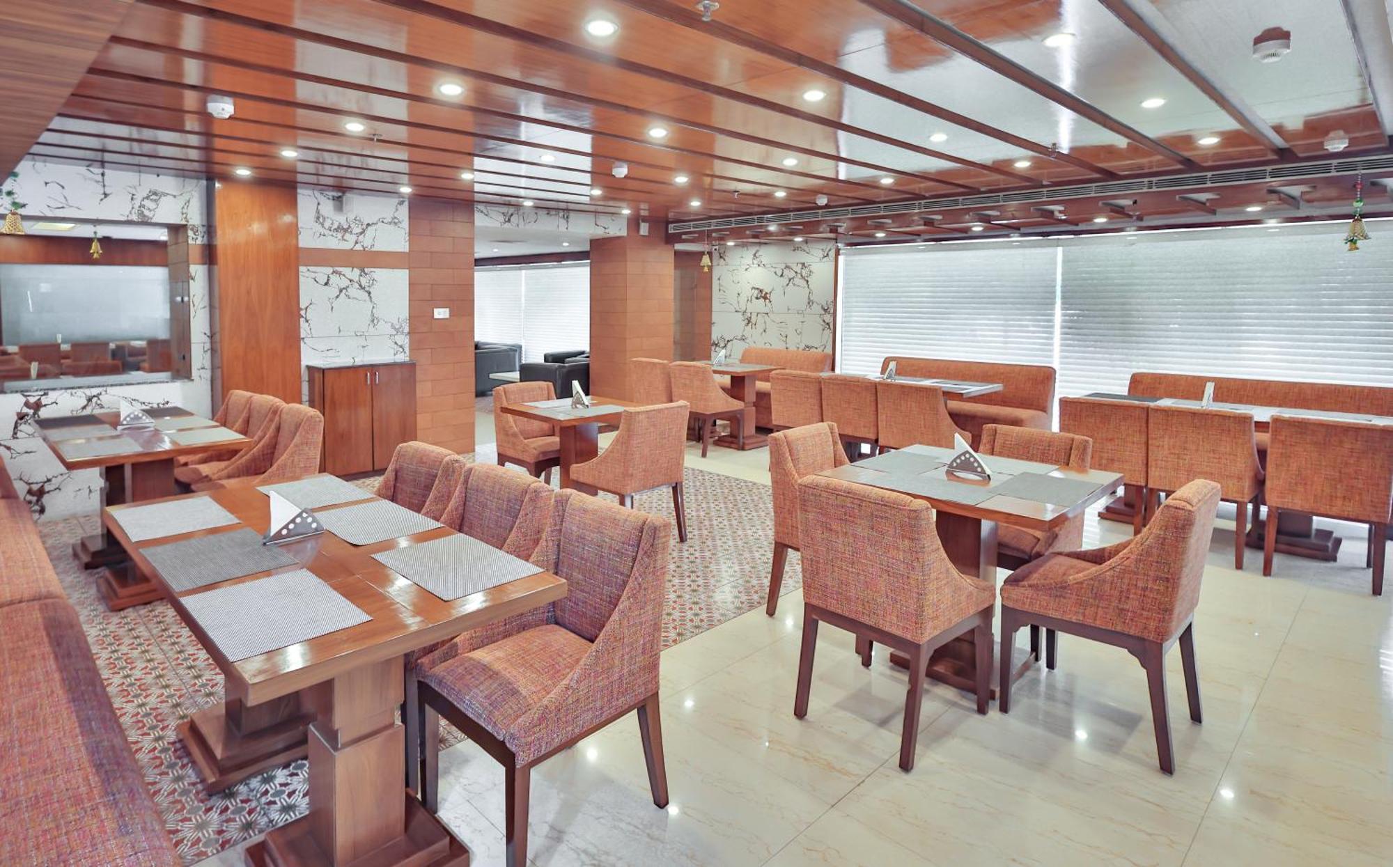 Hotel Cama Mohali Esterno foto