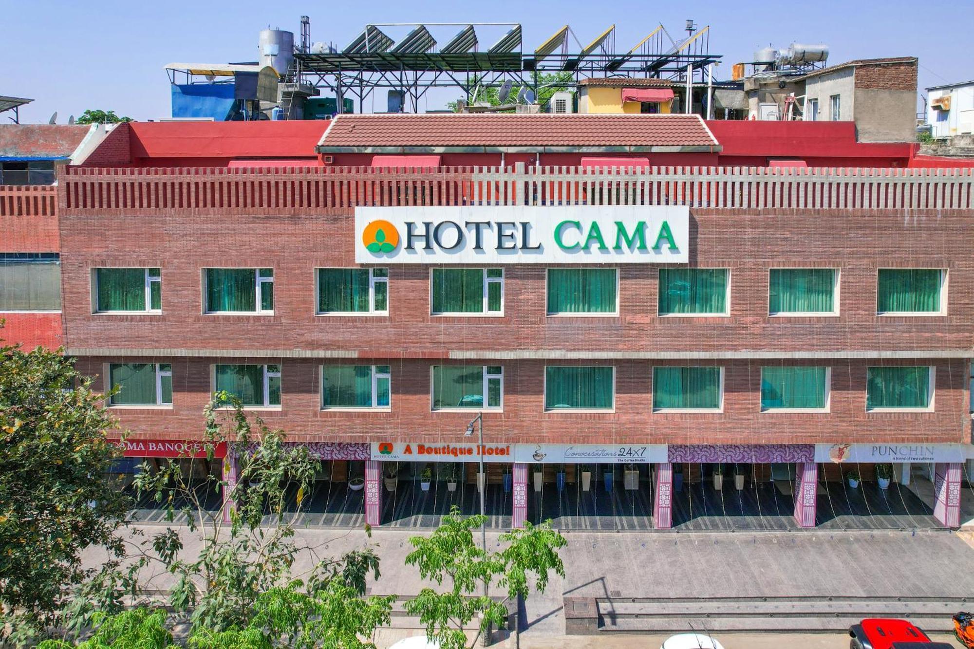 Hotel Cama Mohali Esterno foto