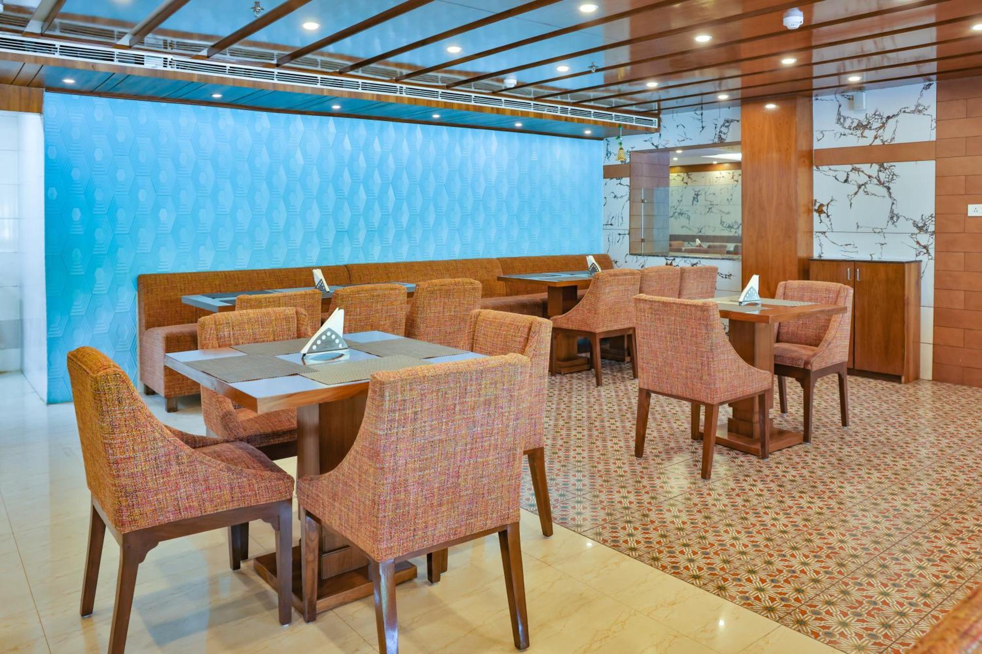 Hotel Cama Mohali Esterno foto