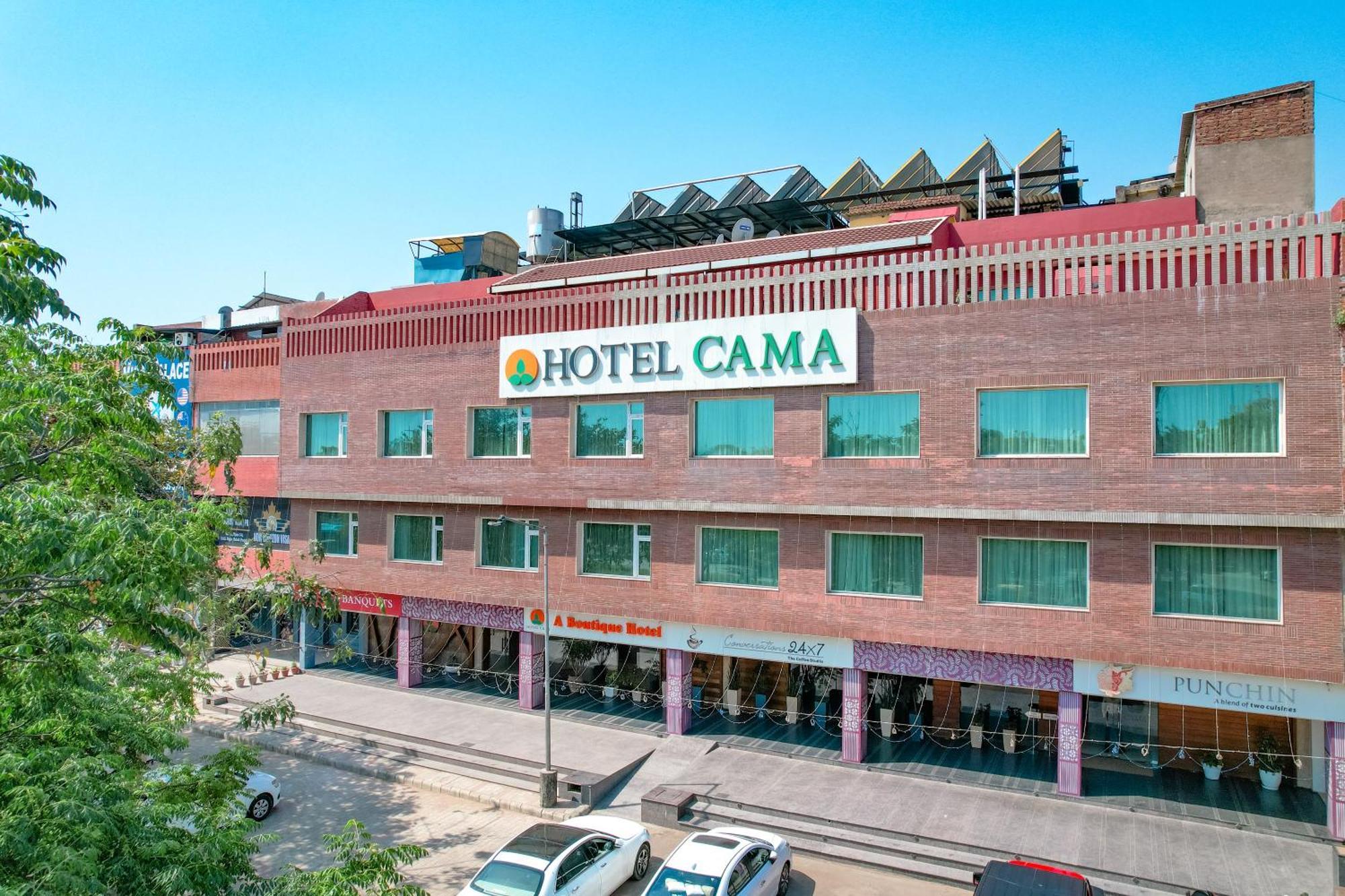 Hotel Cama Mohali Esterno foto