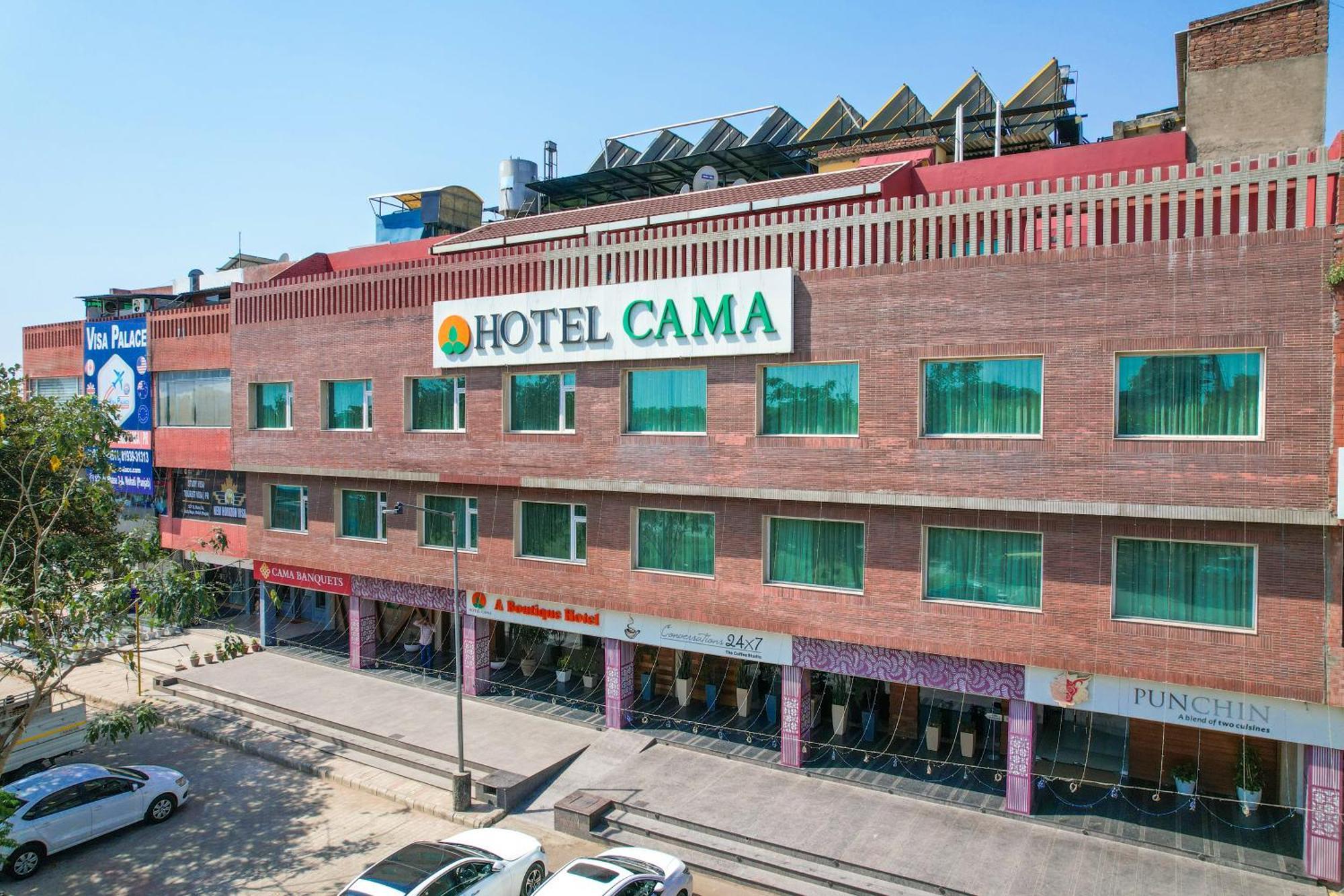 Hotel Cama Mohali Esterno foto