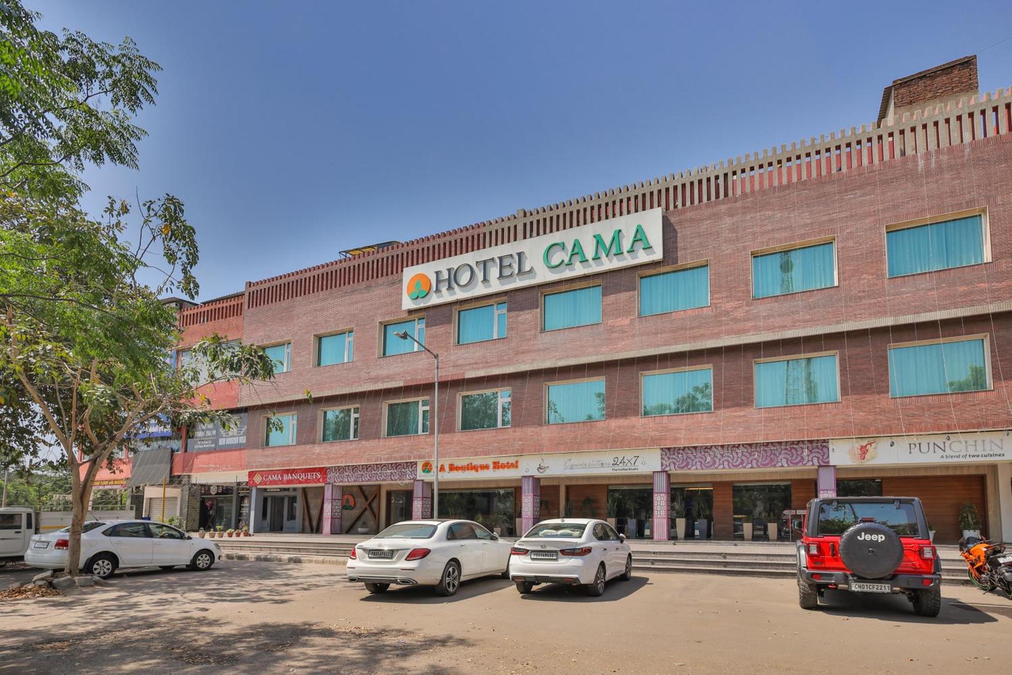 Hotel Cama Mohali Esterno foto