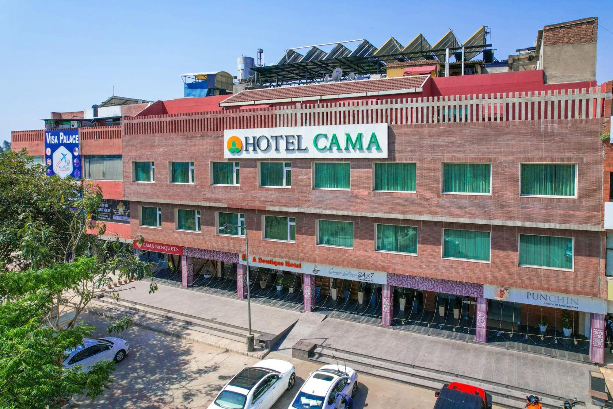 Hotel Cama Mohali Esterno foto