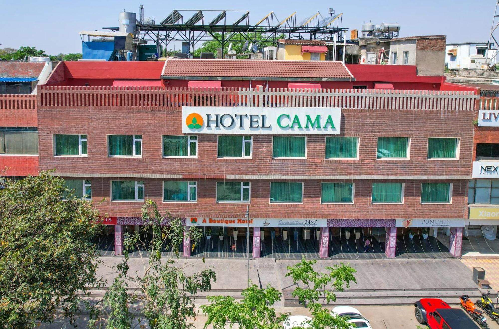 Hotel Cama Mohali Esterno foto