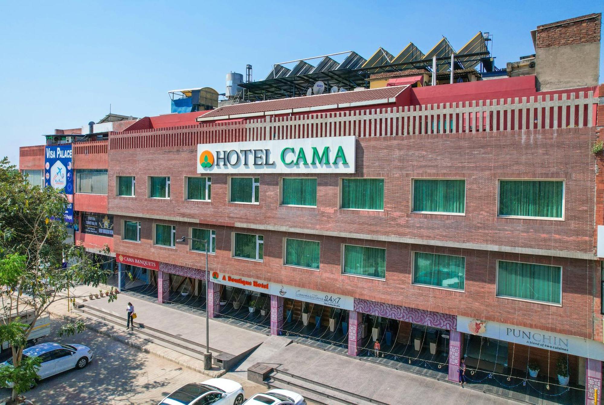 Hotel Cama Mohali Esterno foto